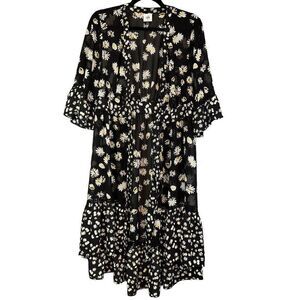 cAbi 5816 Kimono‎ Women's Medium Black Daisy Floral Short Sleeve Sheer Boho Wrap